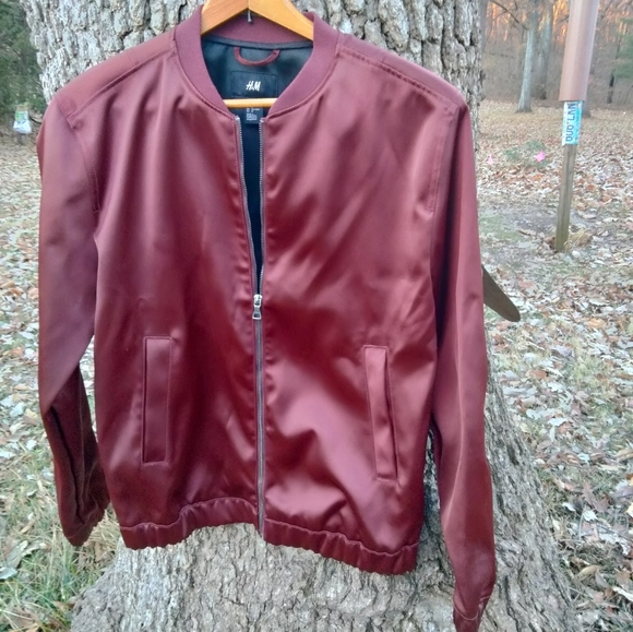 ⬇️ Price Drop!⬇️ Men's H&M Varsity Satin Jacket in size M - Picture 1 of 3
